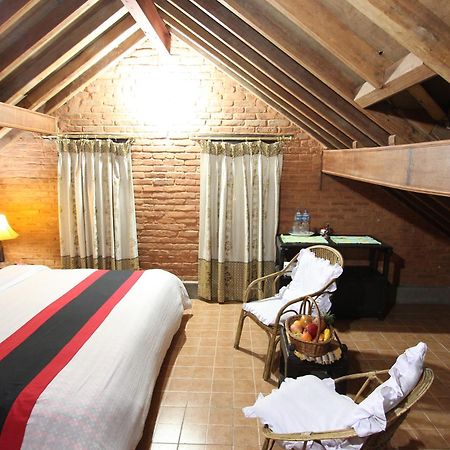 World Heritage Hotel And Apartments Катманду Экстерьер фото