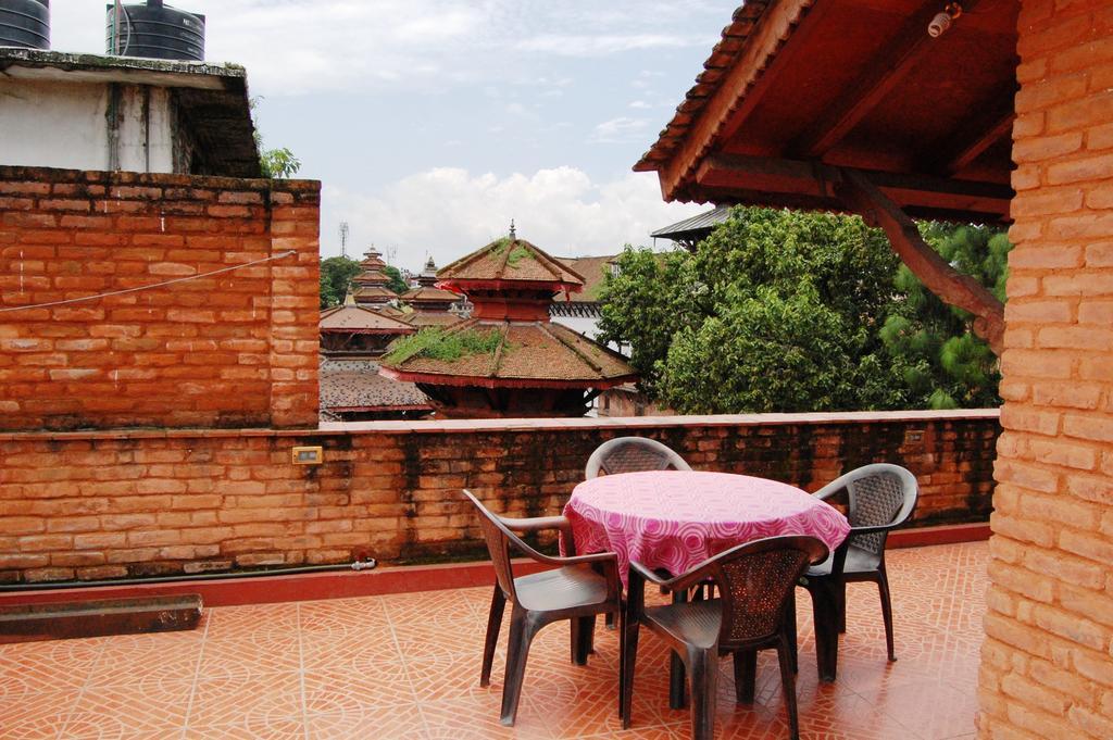 World Heritage Hotel And Apartments Катманду Экстерьер фото